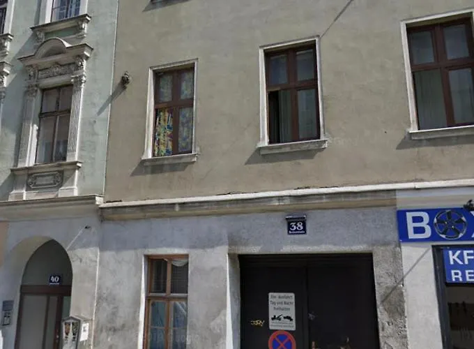 Comfy 2br- Near Wiener Stadthalle *